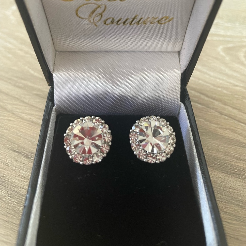 Cubic zirconia earrings (Brand New)